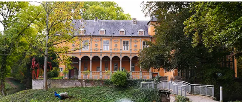 Manor house with loggia and moat of Rheydt Castle